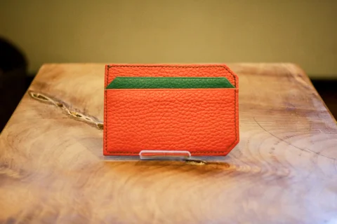 オレンジのカードケース