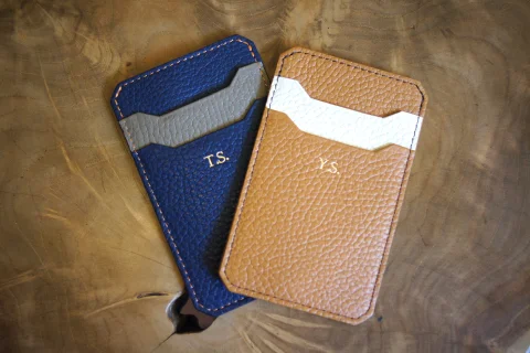 ネイビーとゴールドのカードケース