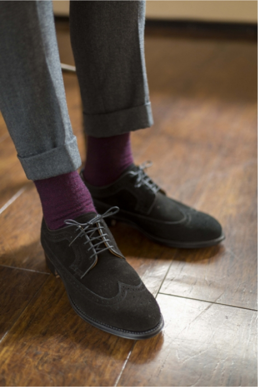 スエードのフルブローグダービー