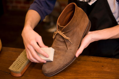 オーダーシューズの靴磨き