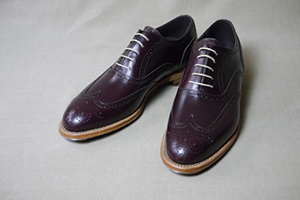 スムースレザーのフルブローグオックスフォード